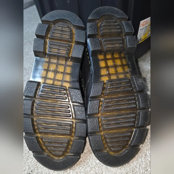 Dr. Martens - Picture 2 of 3